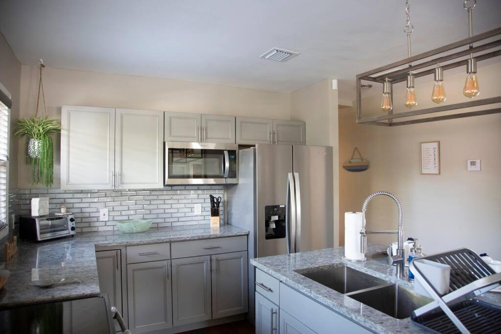 Two Bedroom Ranch With Private Deck Close To Beach Lake Worth Beach Exteriör bild